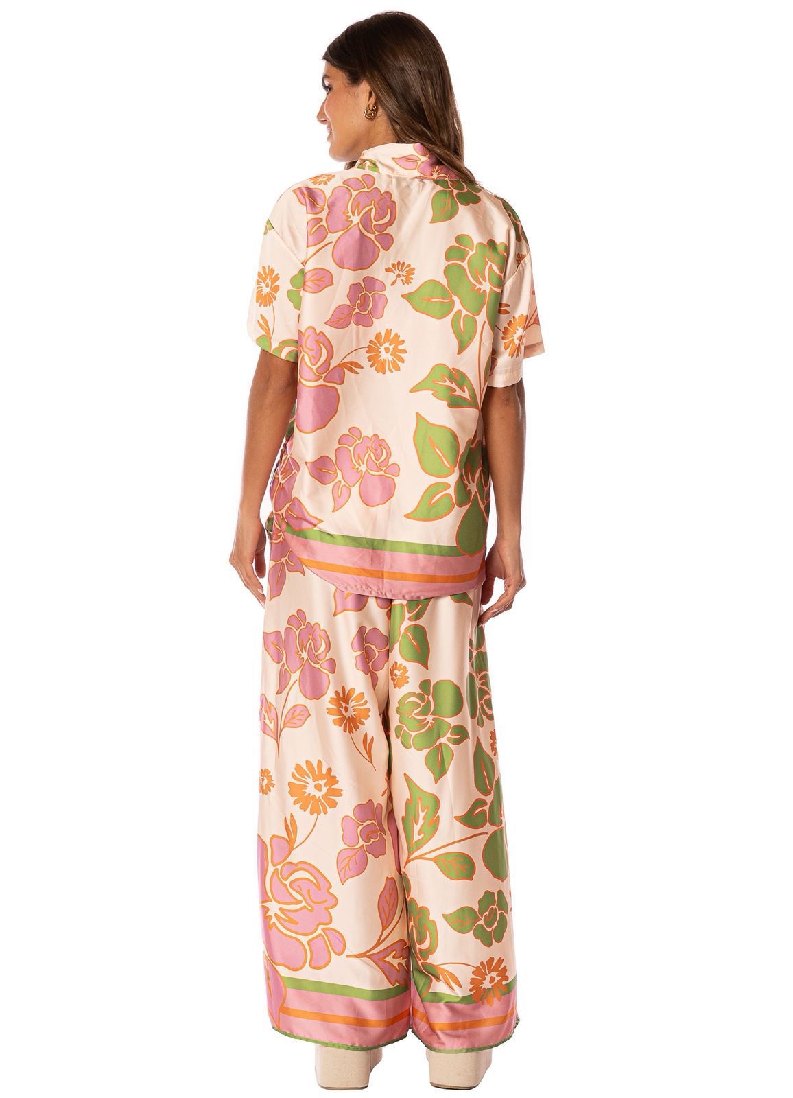 SET BEIGE CON FLORES