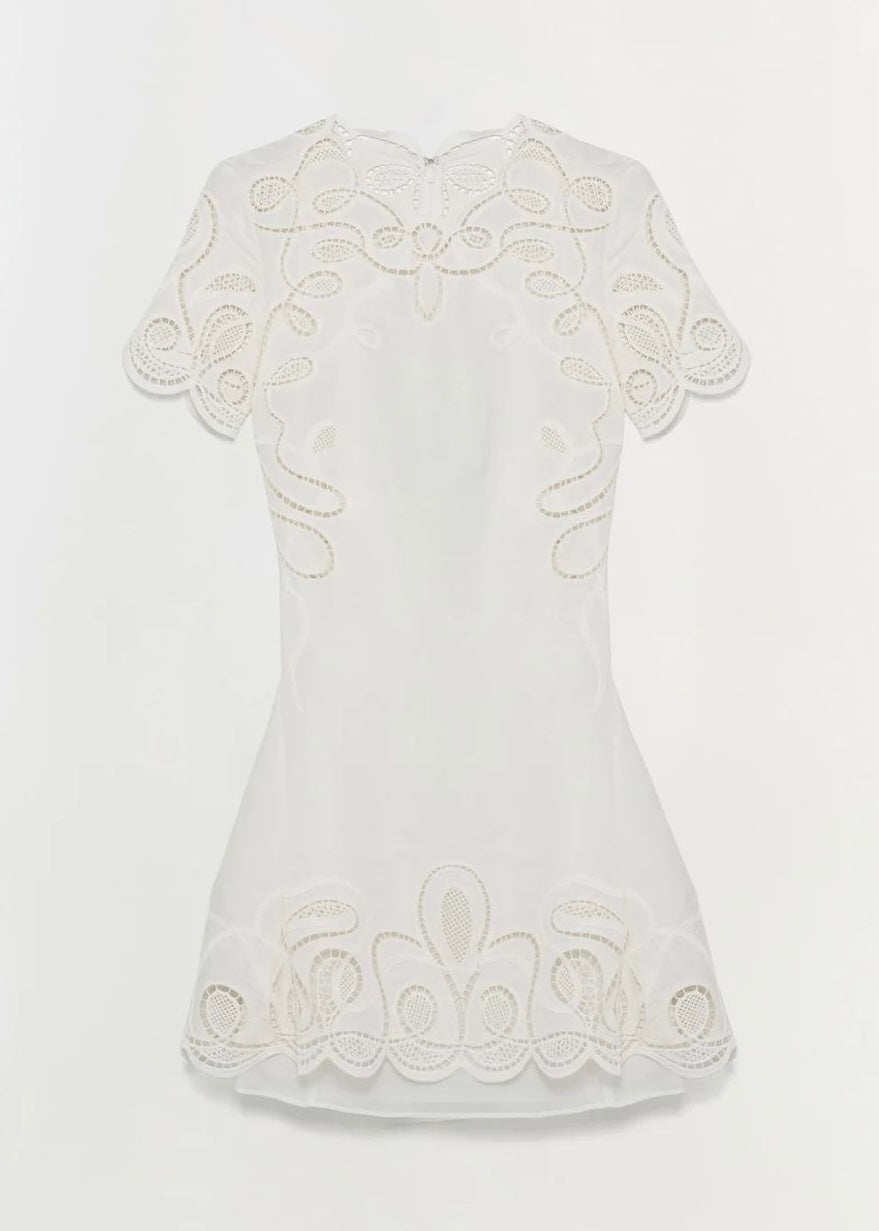 VESTIDO BLANCO CON APLICACIONES