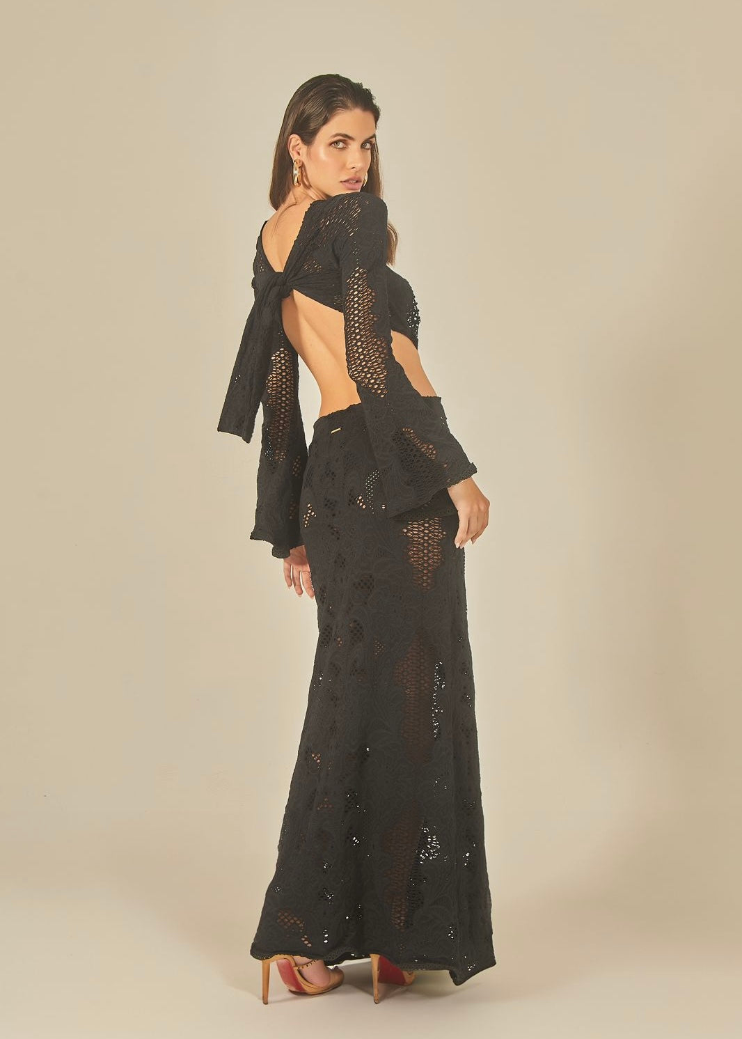 VESTIDO ENCAJE MANGA LARGA NEGRO