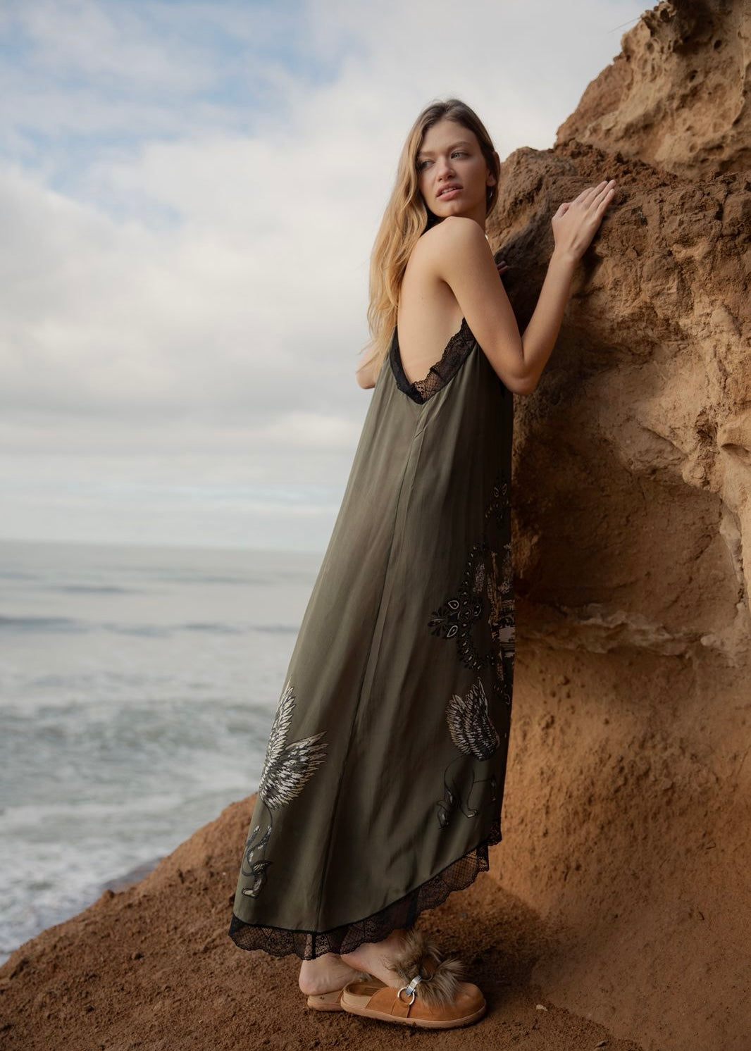 VESTIDO VERDE MILITAR SEDA