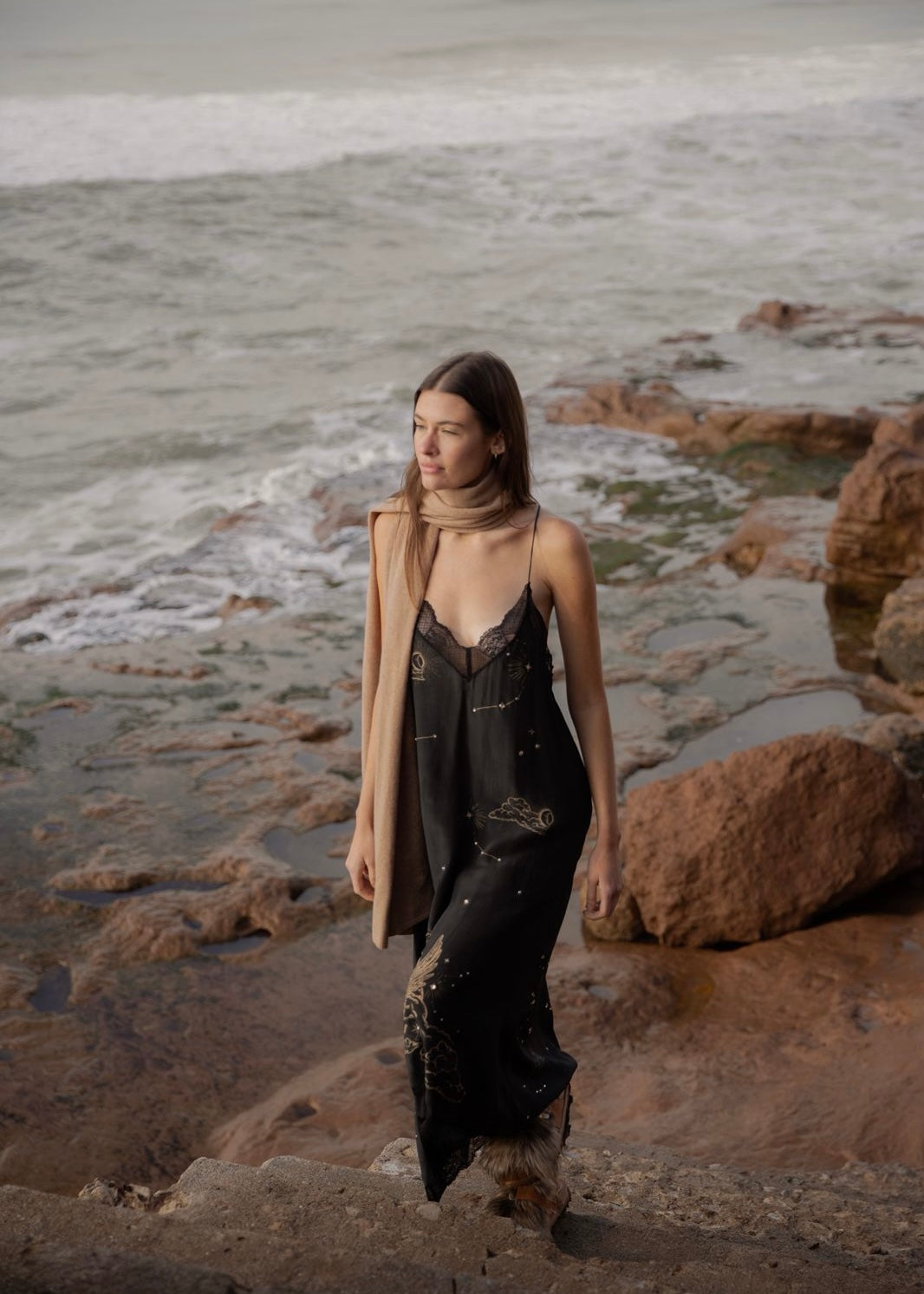 VESTIDO NEGRO SEDA