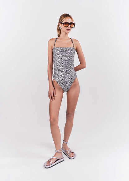ONE PIECE SUAVE NEGRO