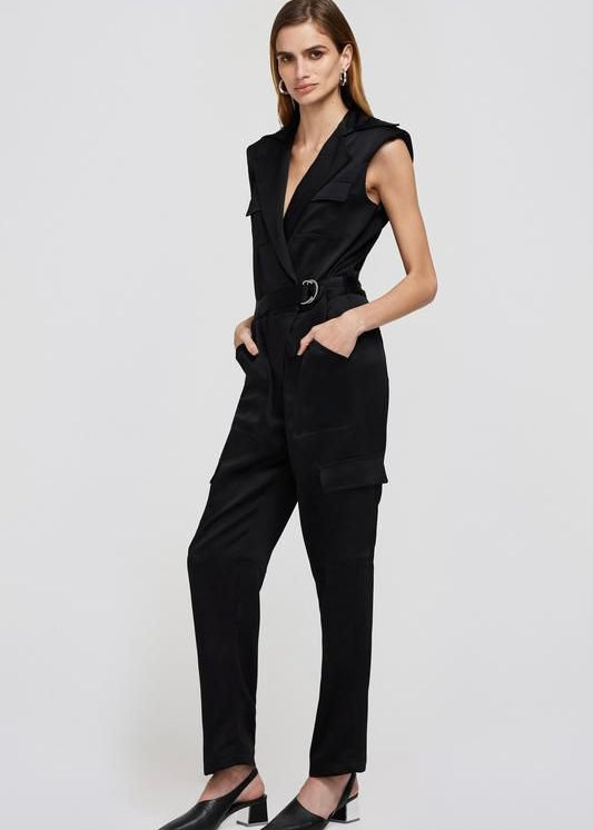 JUMPER HOMBRERAS NEGRO