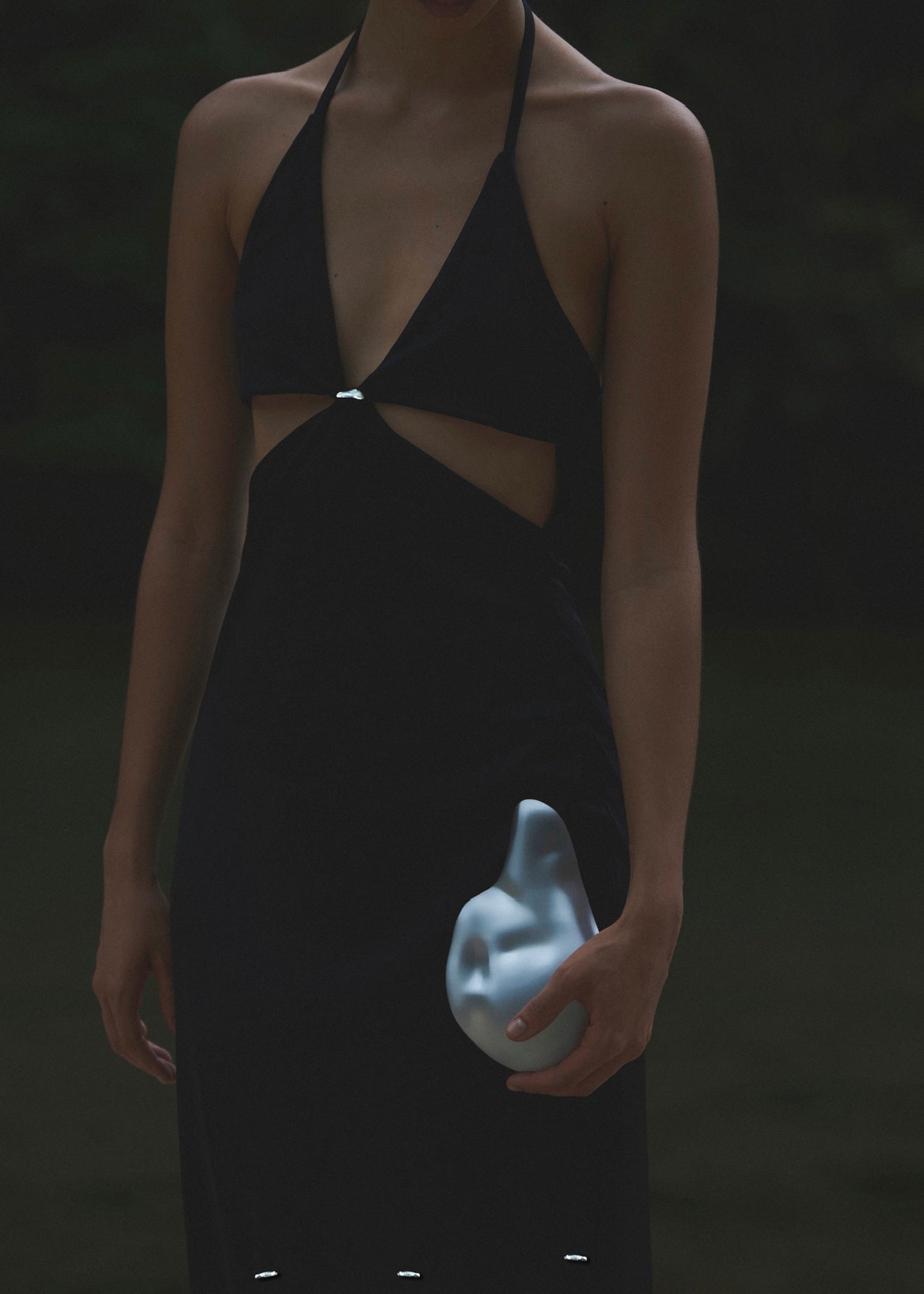 VESTIDO NEGRO LARGO ESCOTADO