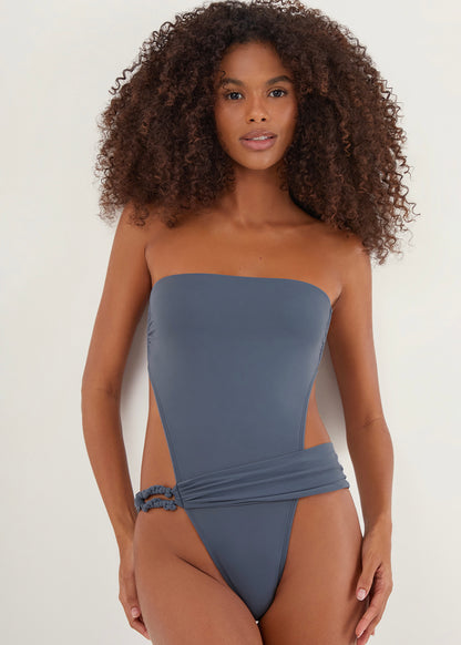 ONE PIECE AZUL PLUMBAGO