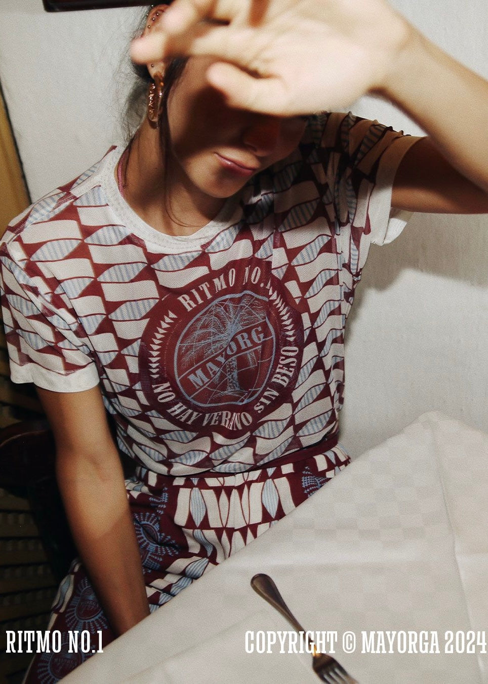 T-SHIRT MESH VINO CON AZUL