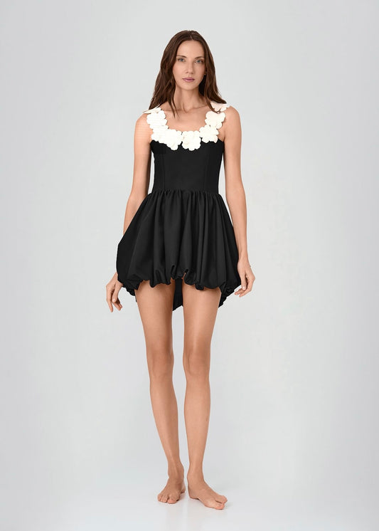 VESTIDO CORTO NEGRO CON FLORES
