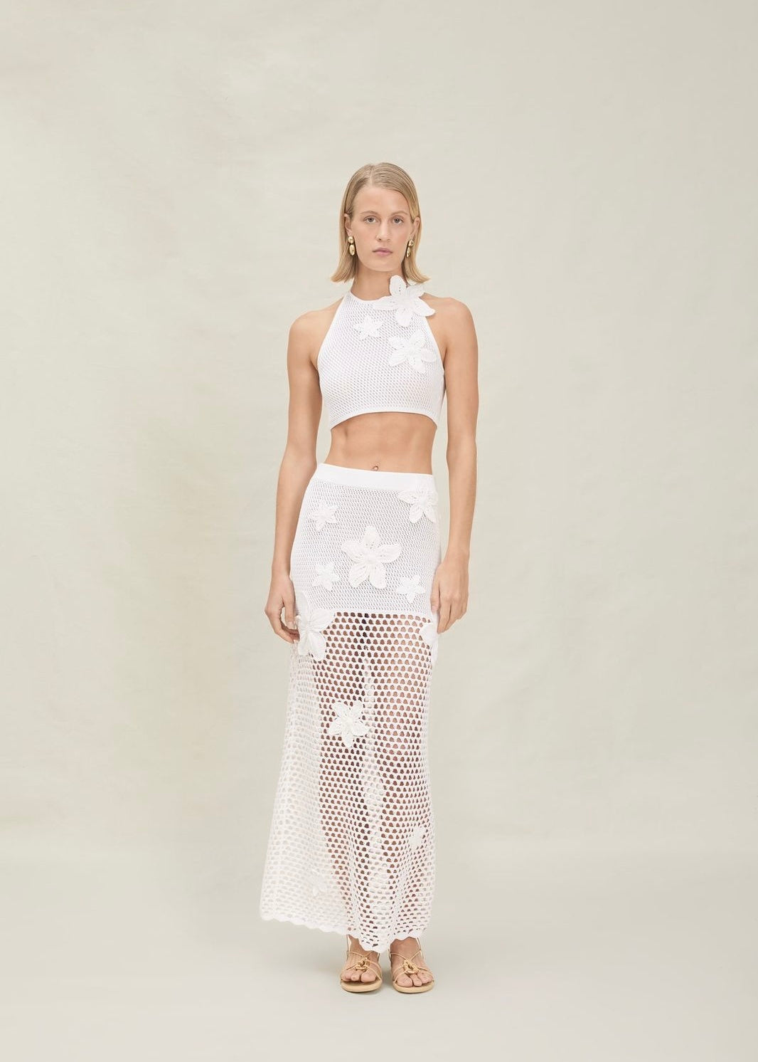 SET BLANCO BORDADO CON FLORES