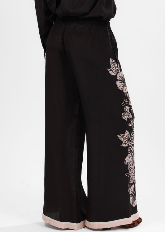 PANTALÓN SEDA NEGRO CON FLORES