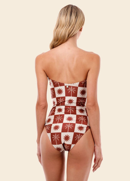 ONE PIECE CUADROS CAFÉ CON BLANCO