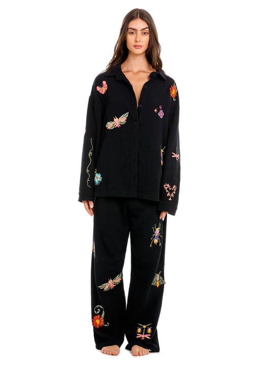 SET PANTALÓN CON CAMISA NEGRO PARCHES DE FLORES