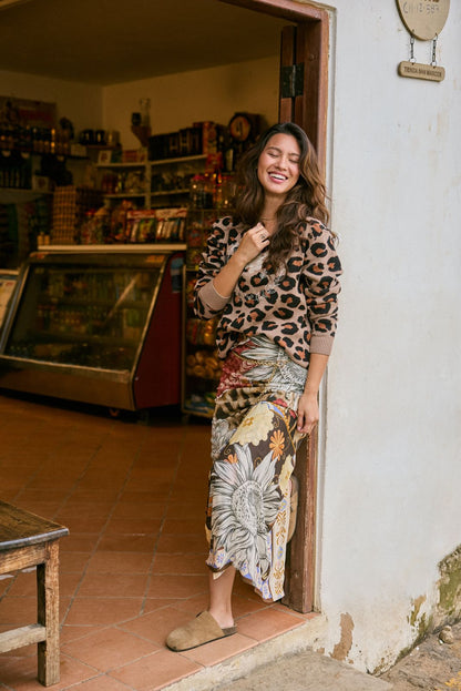 PAREO ESTAMPADO EN CAFÉS CON FLORES