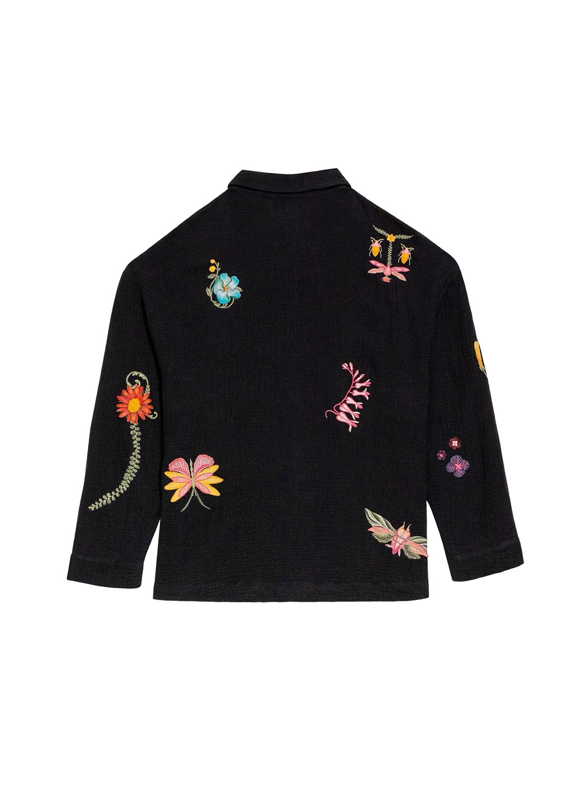 Set pantalón con camisa negro con parches de flores