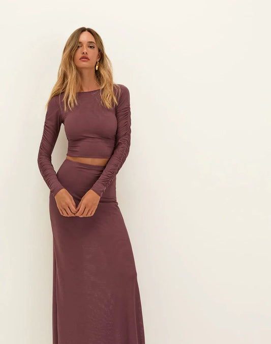 SET TOP CON FALDA LARGA BERENJENA CON DETALLE BLUSA MESH