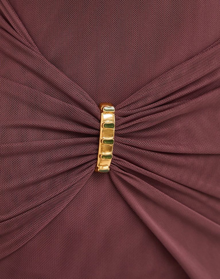 VESTIDO LARGO COLOR BERENJENA CON APLICACIONES