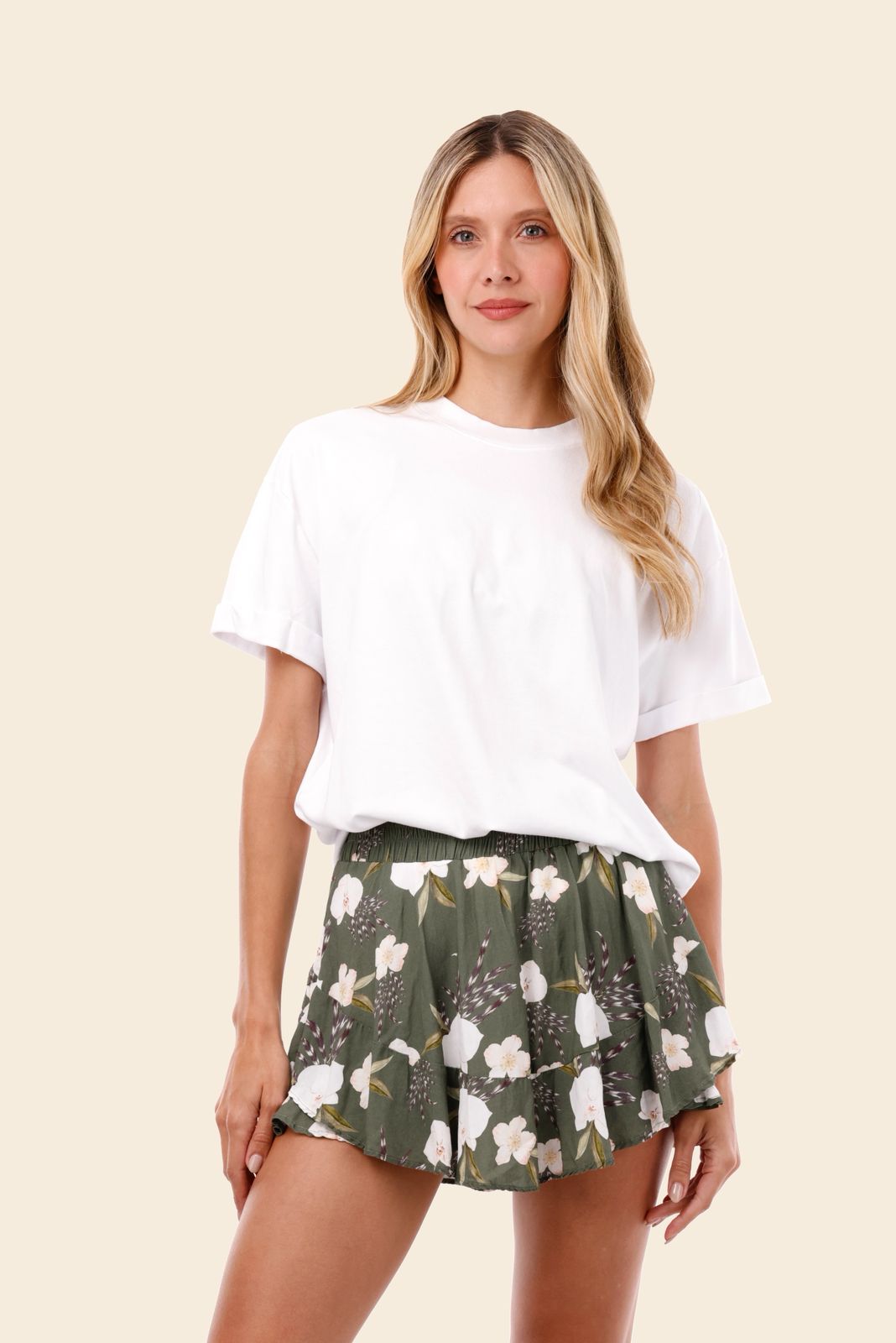 FALDA SHORT OLIVO FLORES BLANCAS