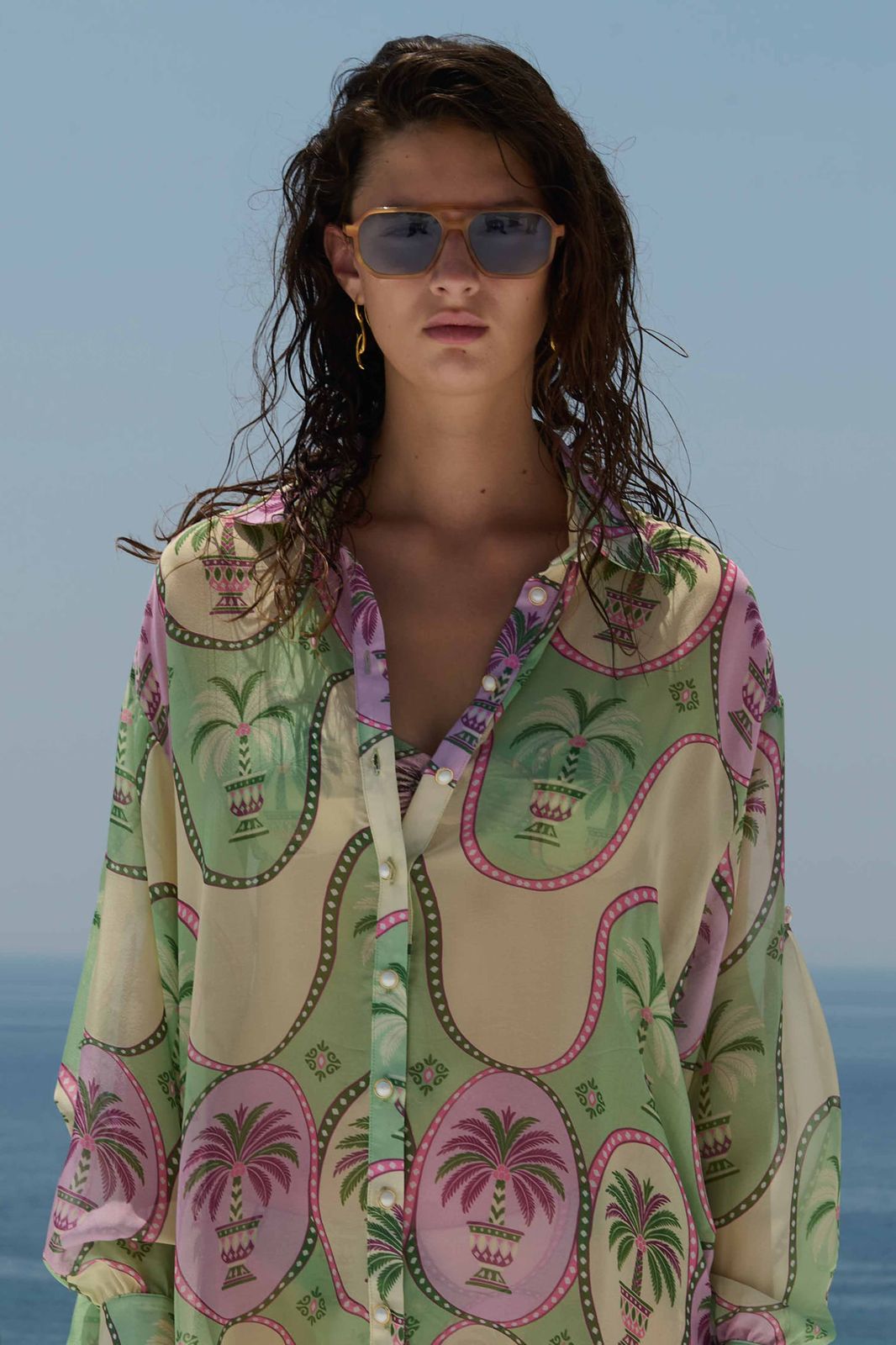 SET SHORT VERDE CON ROSA PALMERA