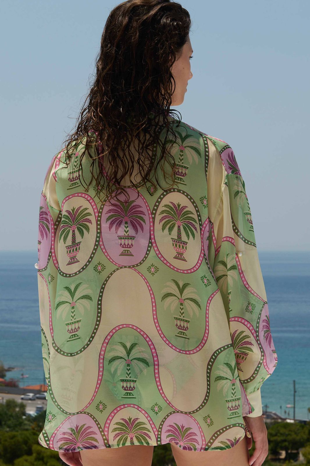 SET SHORT VERDE CON ROSA PALMERA