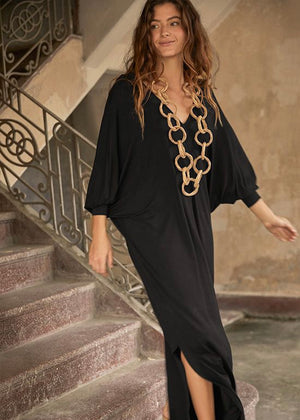 VESTIDO NEGRO EN V