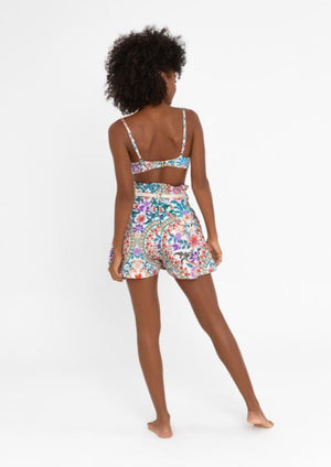 SHORT FLORES MORADAS